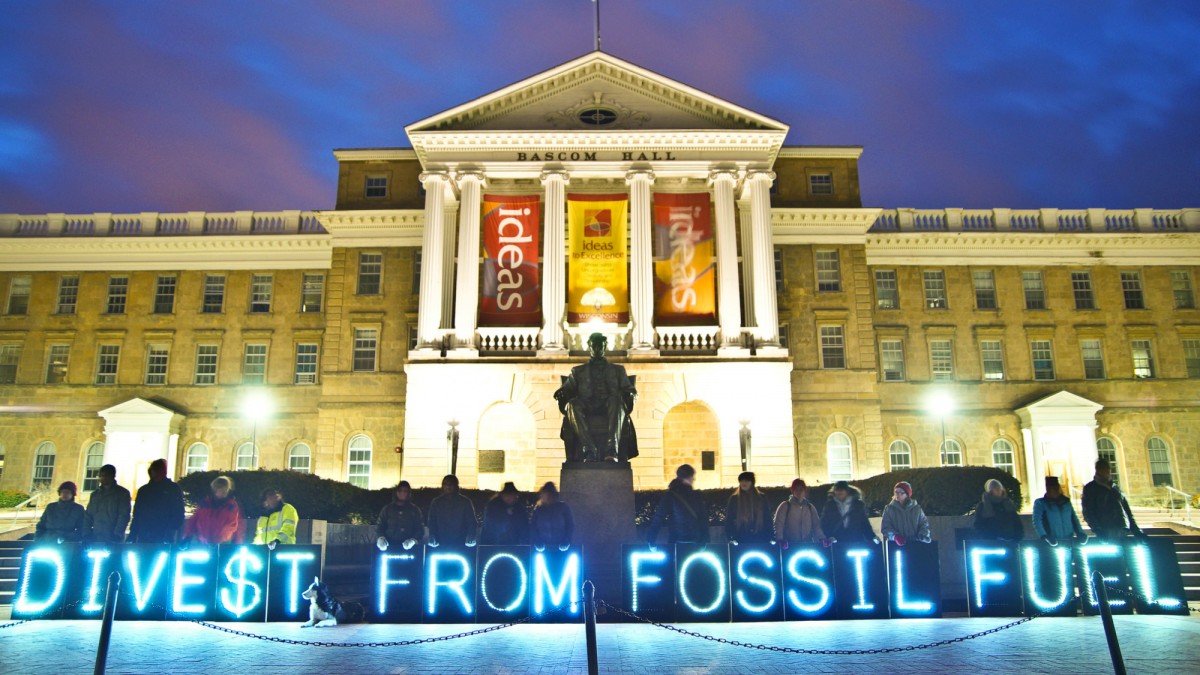 fossil fuel divestment, divestment movement, carbon emissions, renewable energy investments