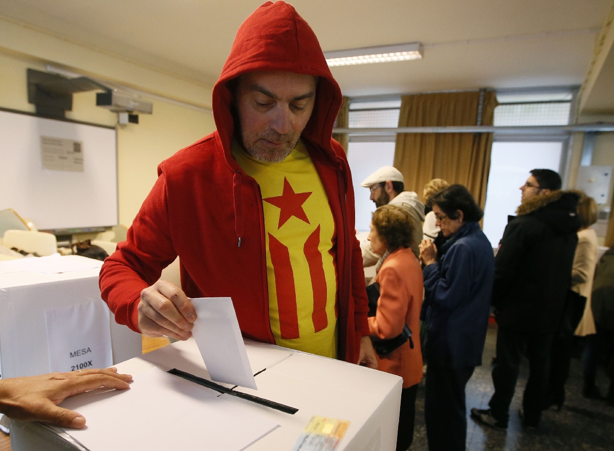 Catalan independence, Catalan referendum, Spanish repression, Mariano Rajoy, Podemos party