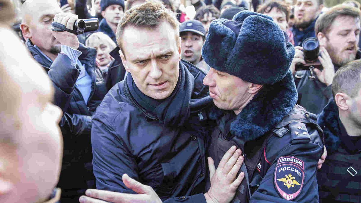 Alexei Navalny, Vladimir Putin, Russia protests, anti-corruption protests, Russia pro-democracy movement, Dmitry Medvedev