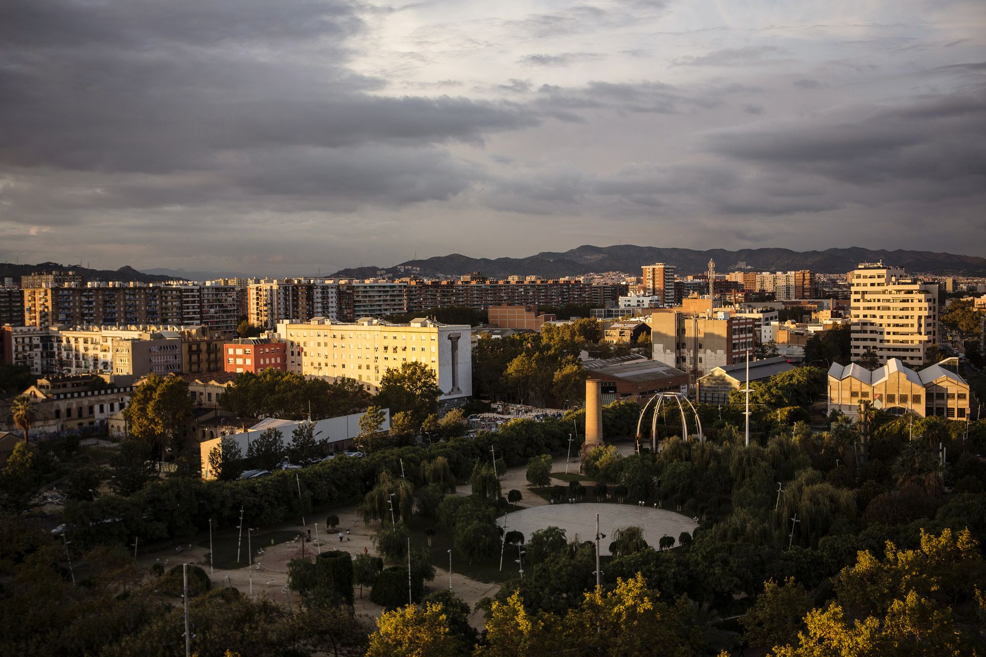 Barcelona En Comu, municipalist politics, reclaiming the city, Fearless Cities, neighborhood assemblies, housing movement, gentrification, Spanish elections, Podemos party, Ada Colau