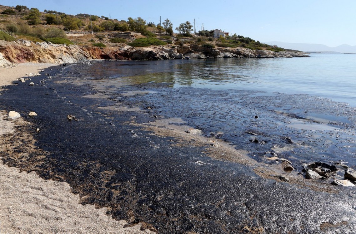 Greek oil spill, Syriza government, Greek environmental disasters, oil pollution