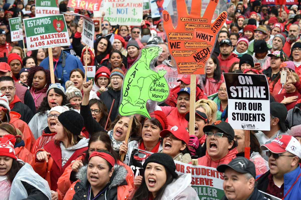 labor movement, labor strikes, teacher strikes, higher wages, Citizens United, mobilized workforce, Voting Rights Act, striking federal employees, teacher pay, neoliberal economics, austerity politics, social service cuts