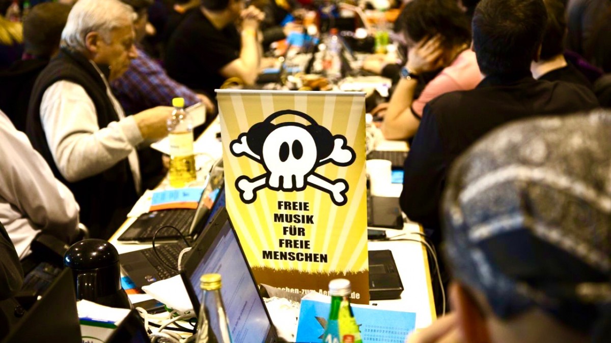 Pirate Party, Wikileaks, Internet freedom, populist movements