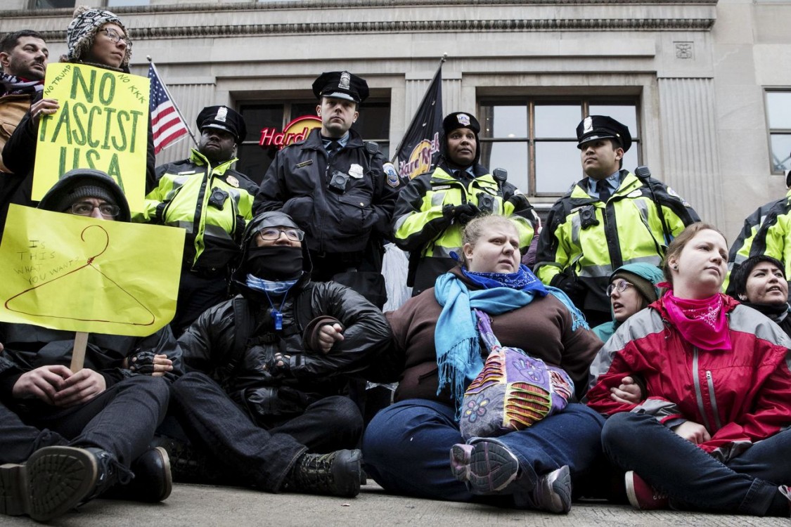 police repression, mass arrests, Disrupt J20 Collective, National Lawyers Guild, kettling protesters, anti-Trump protests, anti-Trump resistance, Light on Friday, Movement for Black Lives, anti-fascist movement, riot police, police surveillance, DHS