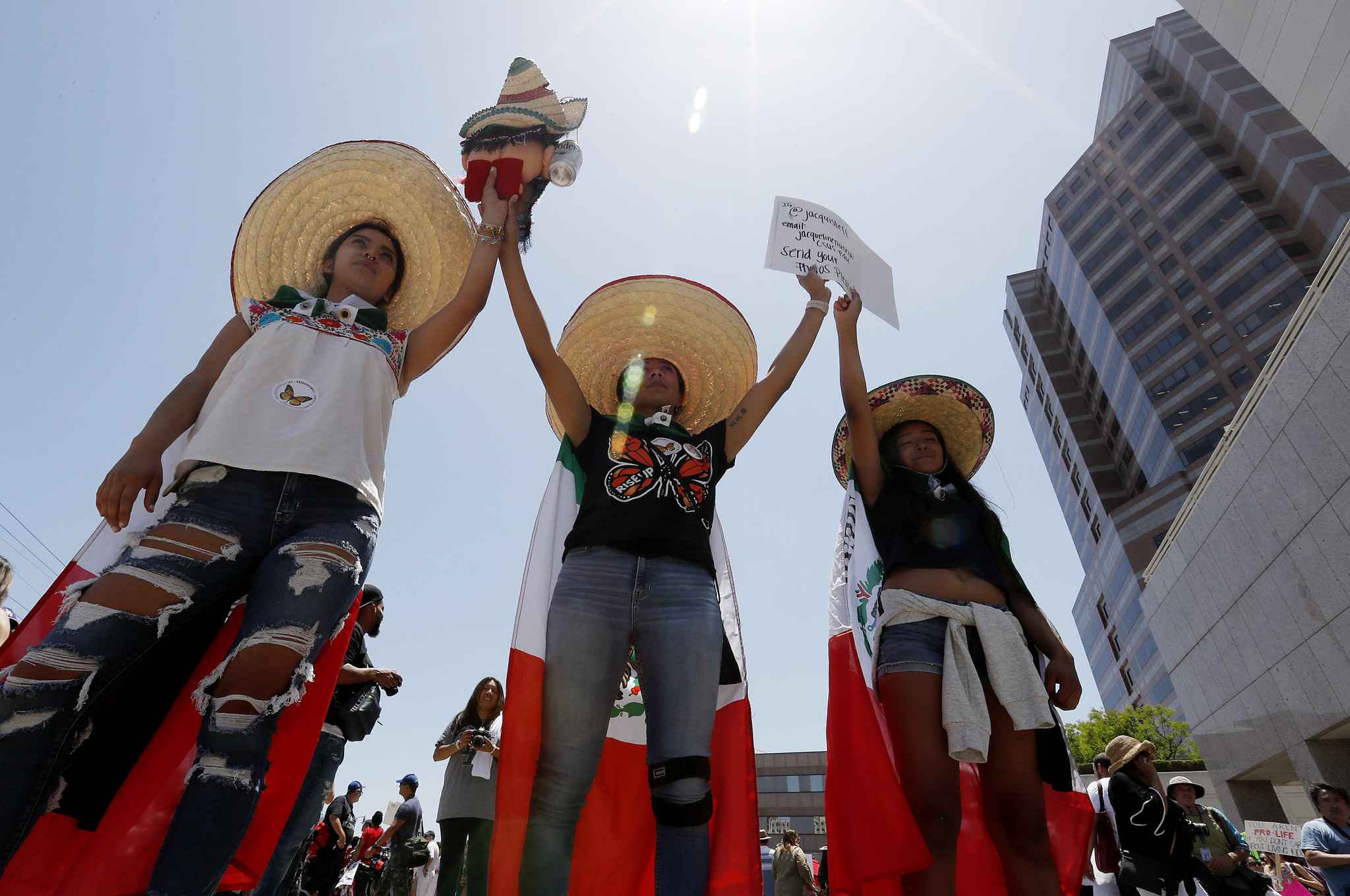 LOS ANGELES: Immigrants rights demonstrators gather outside the ICE detention facility. Luis Sinco / Los Angeles Times