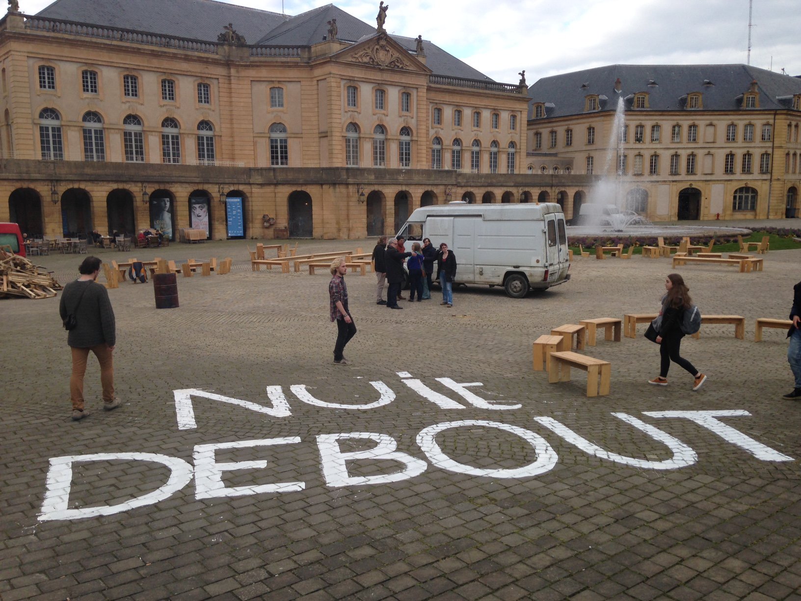 Nuit Debout, Nuit Banlieue, consensus based decision making, direct democracy, Occupy movement, Indignados, 15M movement, French protests, French occupations