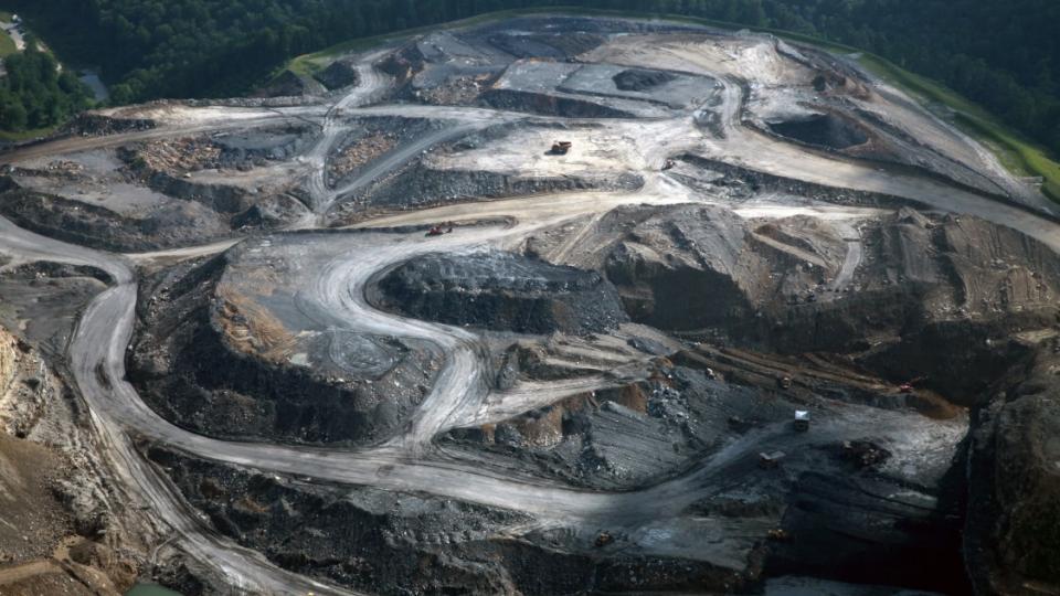 mountaintop removal, coal mining, coal health impacts, EPA, Interior Department, Donald Trump, Appalachia coal workers, National Institute of Environmental and Health Sciences, National Mining Association, fossil fuel lobby, black lung