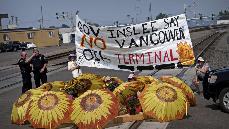 Vancouver Tesoro Savage Oil Terminal, oil train blockades, climate protests, Jay Inslee, Vancouver oil train protest, Bakken crude