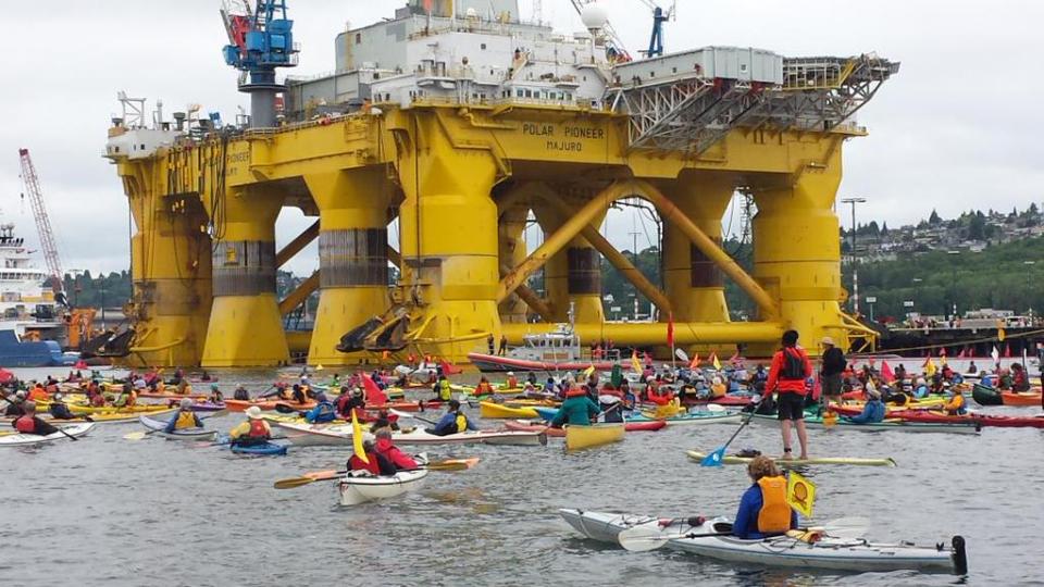 kayak blockade