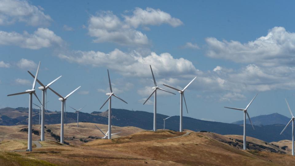Wind turbines in the Altamont area of Contra Costa County, Calif., on Friday, May 8, 2015. (Dan Honda/Bay Area News Group) 