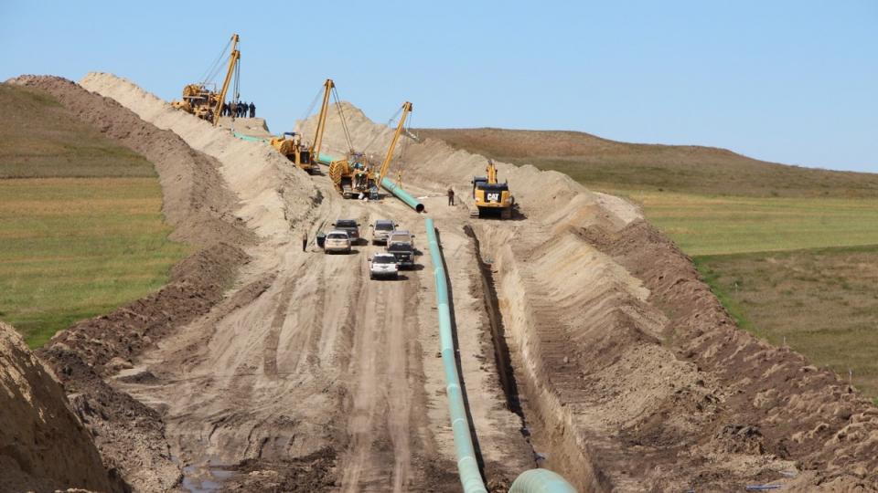 AFL-CIO, union organizing, Keystone XL pipeline, jobs versus environment, Dakota Access Pipeline, Standing Rock Sioux tribe, Standing Rock protests, Communications Workers of America, National Nurses United