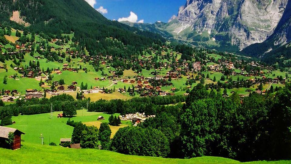 Switzerland Sets the Example for Income Equality