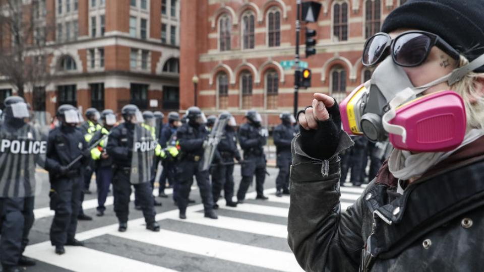 police repression, mass arrests, Disrupt J20 Collective, National Lawyers Guild, kettling protesters, anti-Trump protests, anti-Trump resistance, Light on Friday, Movement for Black Lives, anti-fascist movement, riot police, police surveillance, DHS