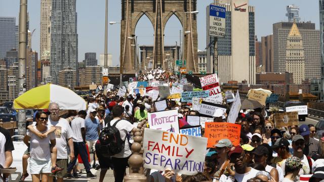 NEW YORK: Thousands march across the Brooklyn Bridge. Carolyn Cole / Los Angeles Times